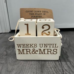 Assorted wedding accessories